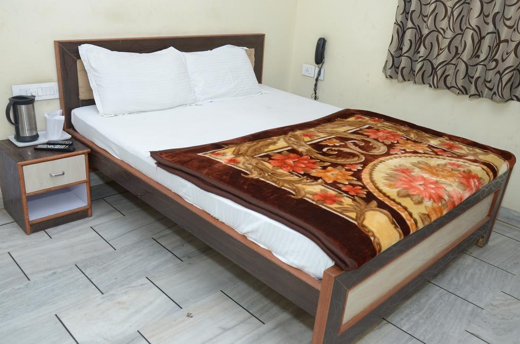 جايبور Oyo 15242 Hotel Rathi Palace المظهر الخارجي الصورة